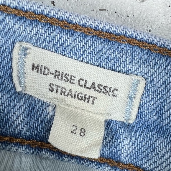 MADEWELL Light-wash Mid-Rise Classic Straight Leg Jeans | distressed - Picture 4 of 10